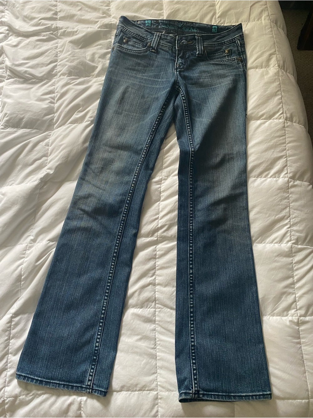 Classic Straight Leg Women’s Jeans in Medium Blue